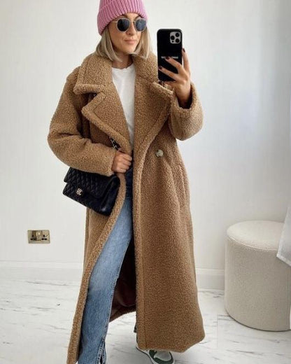 Zachte oversized dames winterjas met lange teddy pasvorm