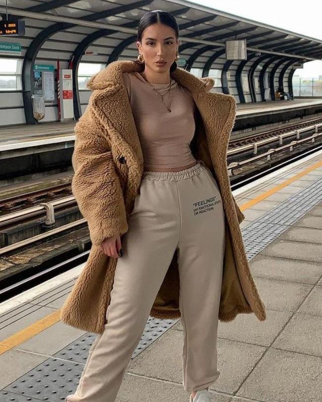 Zachte oversized dames winterjas met lange teddy pasvorm