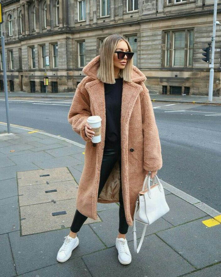 Zachte oversized dames winterjas met lange teddy pasvorm