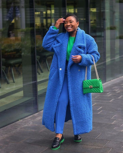 Zachte oversized dames winterjas met lange teddy pasvorm