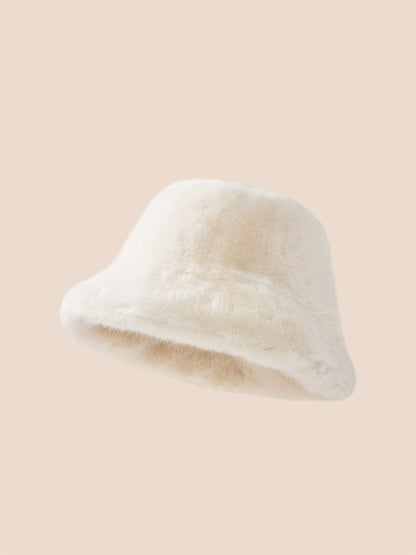 Bonnet d'hiver blanc doux pour femme, chaud et en fausse fourrure.