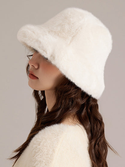 Bonnet d'hiver blanc doux pour femme, chaud et en fausse fourrure.