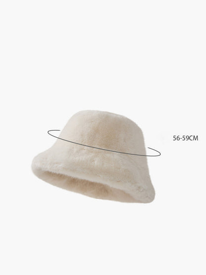 Bonnet d'hiver blanc doux pour femme, chaud et en fausse fourrure.