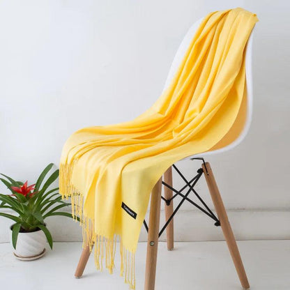 Écharpe luxueuse et chaude en cachemire avec détails à franges