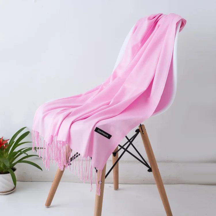 Écharpe luxueuse et chaude en cachemire avec détails à franges