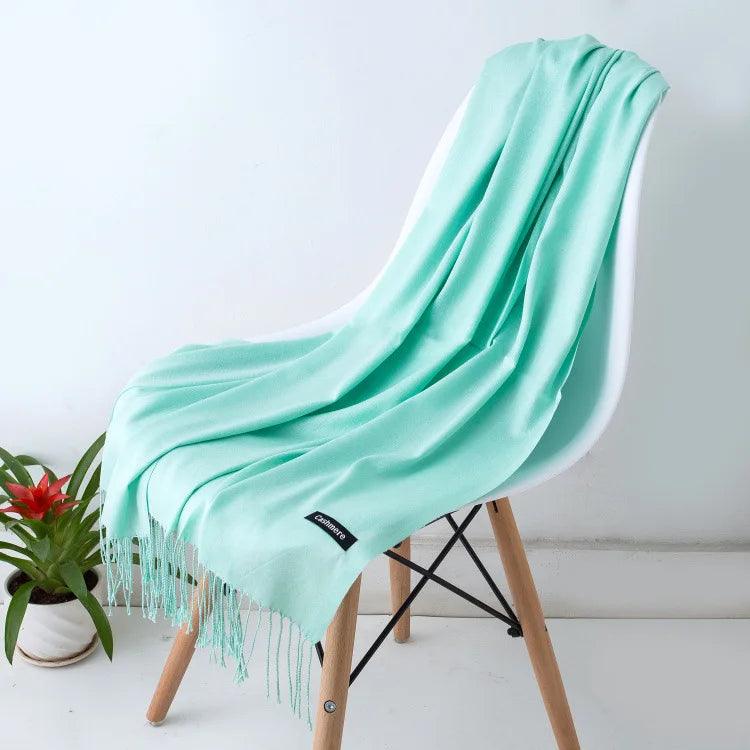 Écharpe luxueuse et chaude en cachemire avec détails à franges