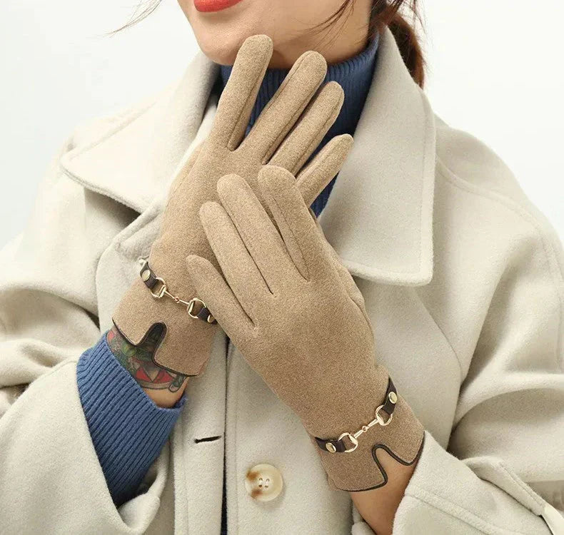 Gants chauds et élégants pour femmes avec chaînette