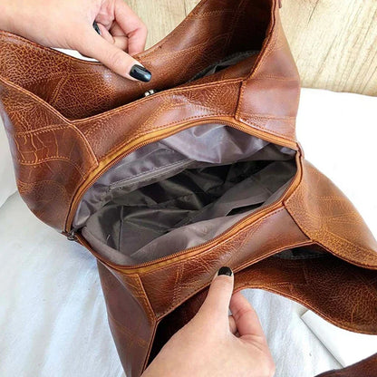 Sac bandoulière hobo spacieux pour femme, aspect cuir, avec trousse assortie 