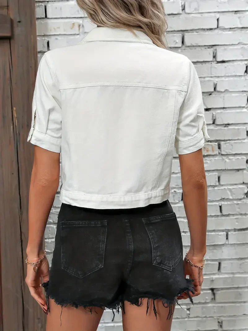 Dames Kort Denim Jas  met Knoopsluiting en Borstzakken