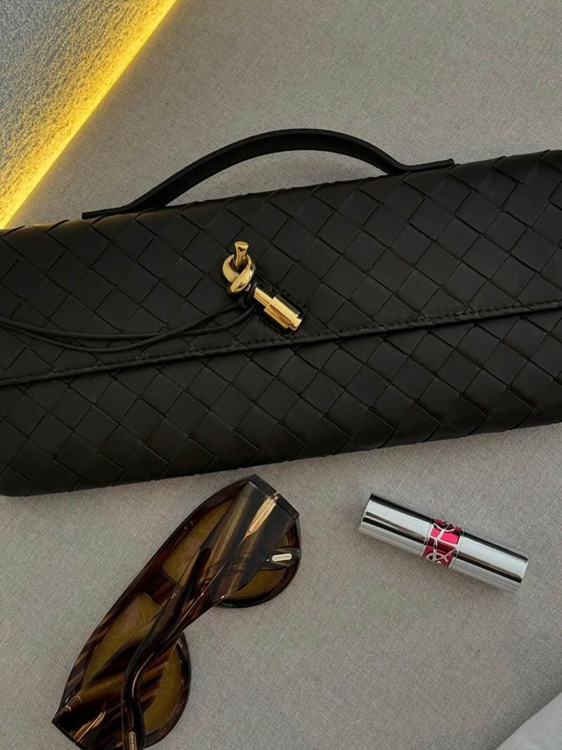 Sac à main pour femme avec motif tissé et fermoir doré