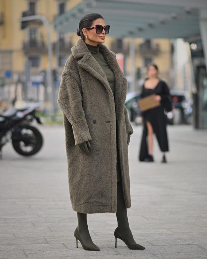 Zachte oversized dames winterjas met lange teddy pasvorm