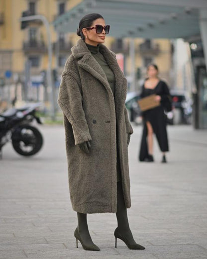 Zachte oversized dames winterjas met lange teddy pasvorm