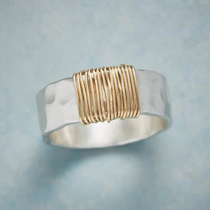 Bague vintage en argent avec filament d'or
