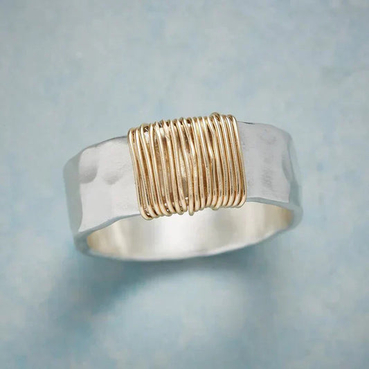 Bague vintage en argent avec filament d'or