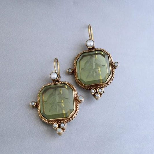 Boucles d'oreilles vintage vertes avec perles