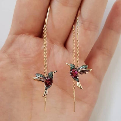 Boucles d'oreilles ornées d'émail et de zirconias en forme de colibri