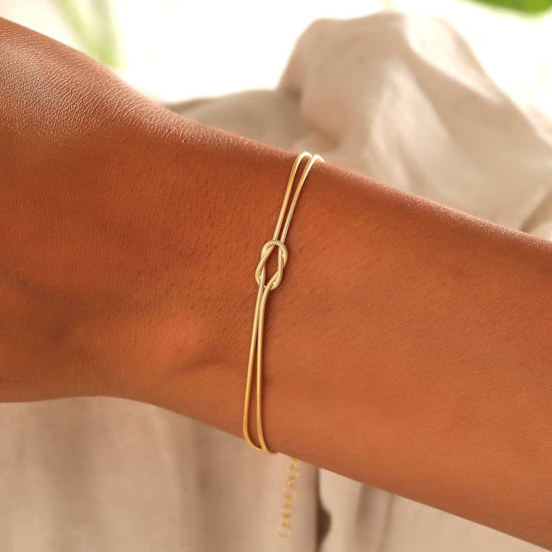 Taisha | Bracelet minimaliste avec détail de nœud