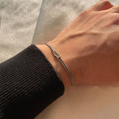 Taisha | Bracelet minimaliste avec détail de nœud
