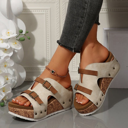 Dames modieuze sandalen met sleehak