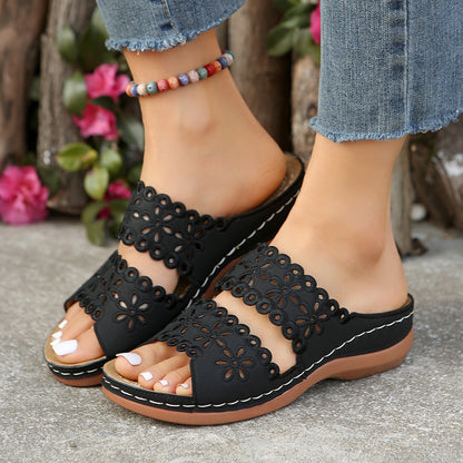 Casual Slippers voor Dames met Platte Zool en Opengewerkt Bloemenmotief