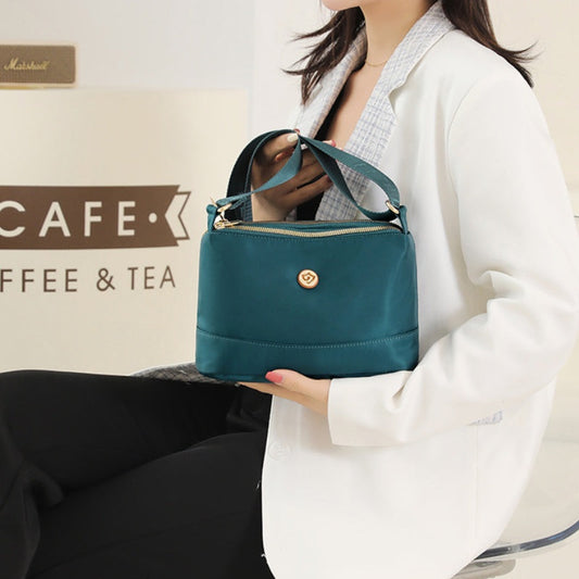 Sac bandoulière minimaliste et spacieux en nylon